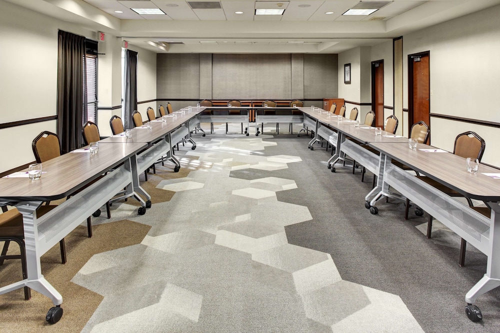 Hyatt Place Busch Gardens — Hotel building in Tampa, Florida