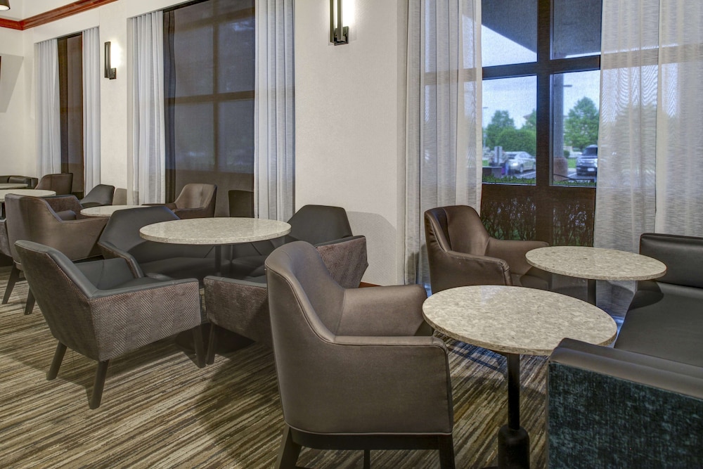 Hyatt Place Busch Gardens — Restaurant & bars in Tampa, Florida