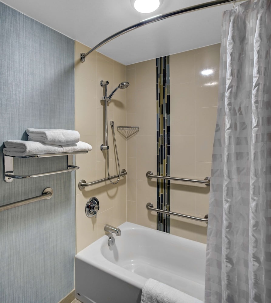 Hyatt Place Busch Gardens — Hotel rooms in Tampa, Florida