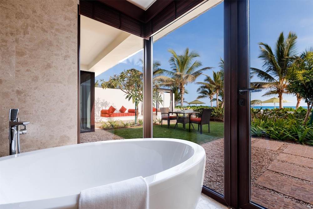 Al Baleed Resort Salalah by Anantara — Hotel rooms in Salalah