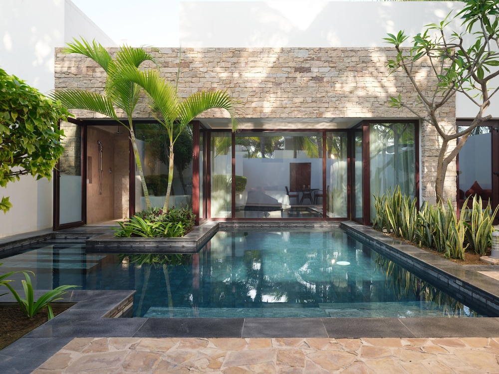 Al Baleed Resort Salalah by Anantara — Swimming pool in Salalah