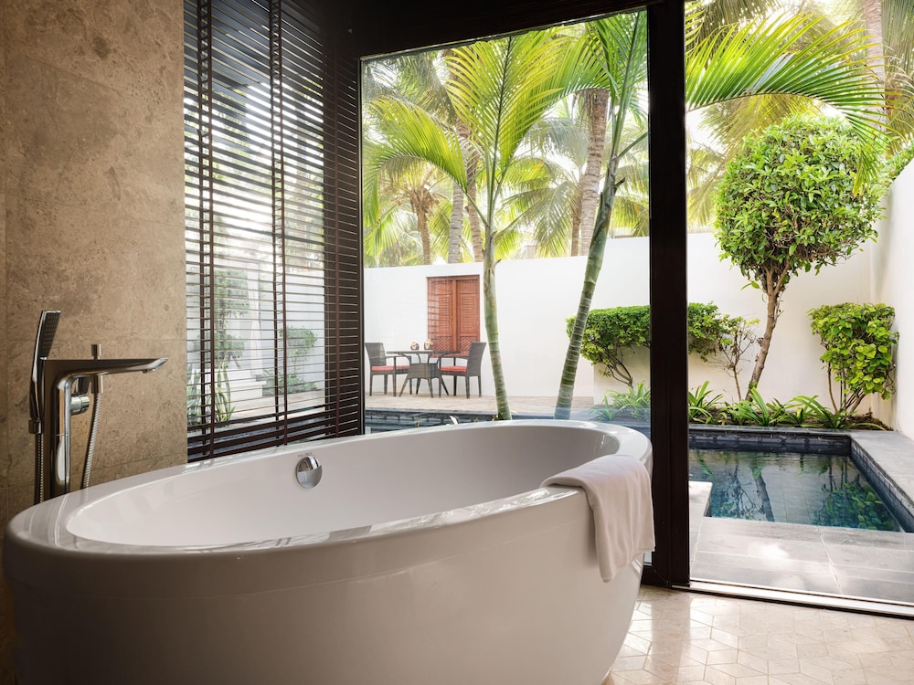 Al Baleed Resort Salalah by Anantara — Hotel rooms in Salalah