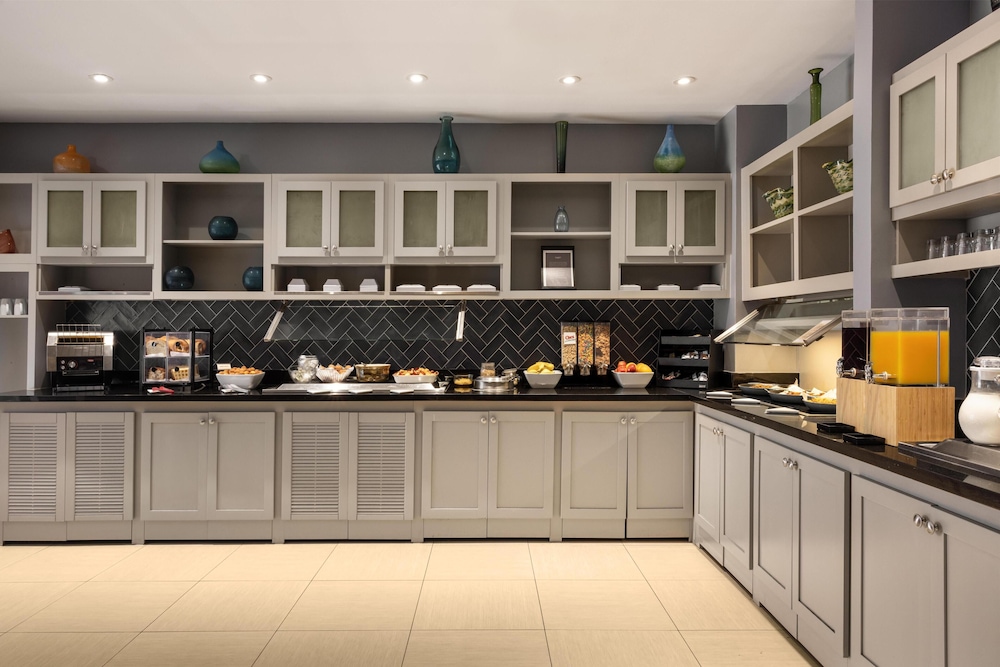 Hyatt Place Utica — Restaurant & bars in Utica, Michigan