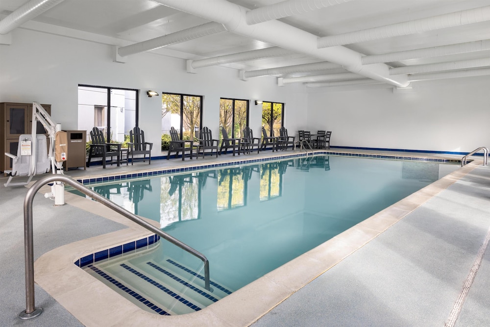 Hyatt Place Utica — Swimming pool in Utica, Michigan