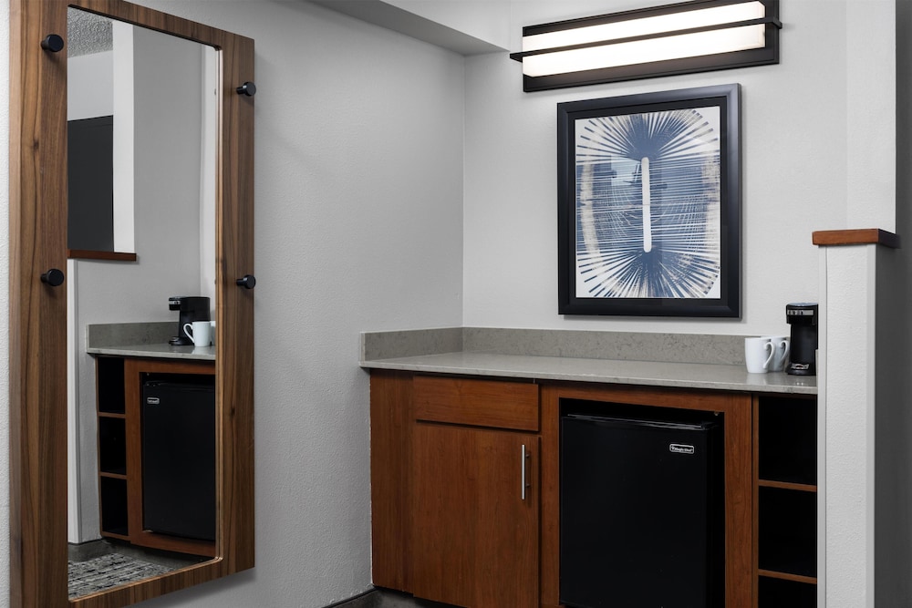 Hyatt Place Utica — Hotel rooms in Utica, Michigan