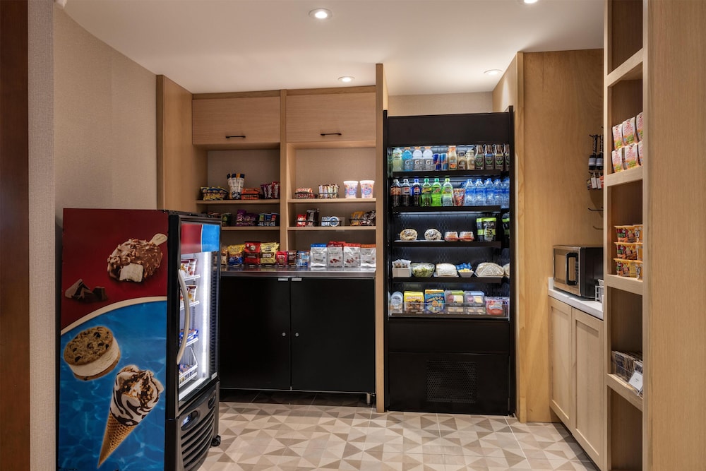 Hyatt Place Utica — Restaurant & bars in Utica, Michigan