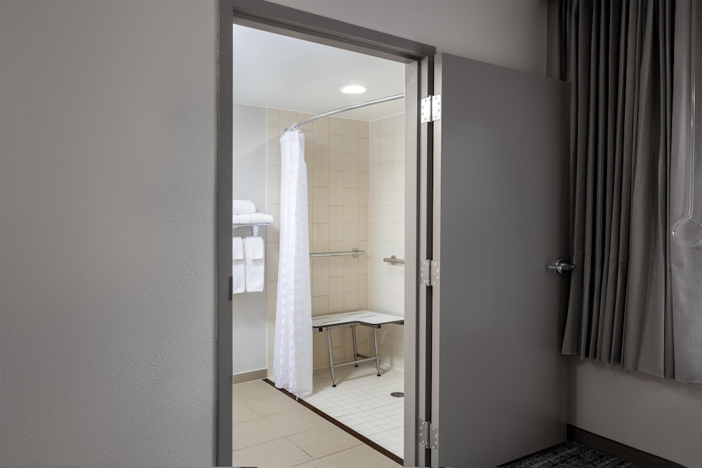 Hyatt Place Utica — Hotel rooms in Utica, Michigan