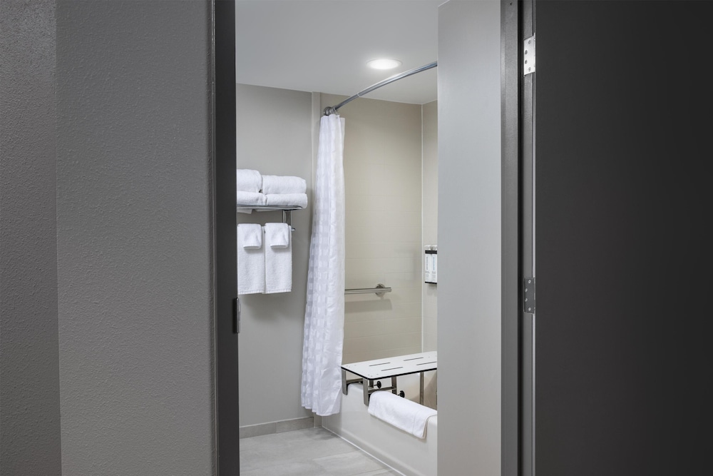 Hyatt Place Utica — Hotel rooms in Utica, Michigan