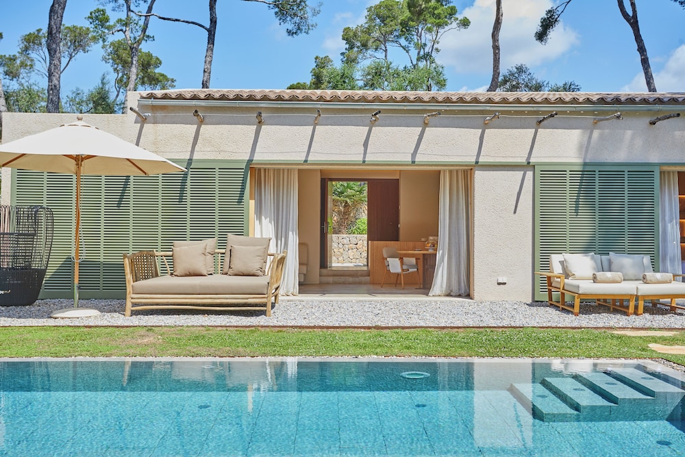 Hotel Pleta de Mar Grand Luxury, adults only – Preferred Hotels & Resorts — Hotel building in Canyamel, Balearic Islands