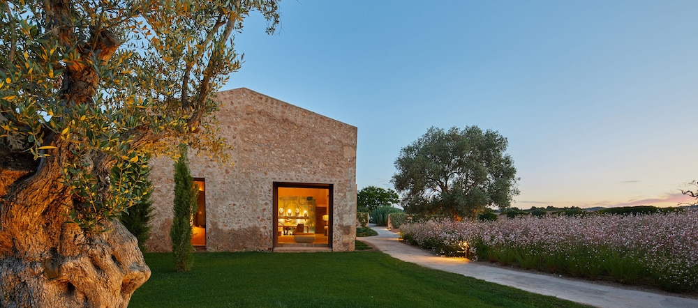 Hotel Pleta de Mar Grand Luxury, adults only – Preferred Hotels & Resorts — Hotel building in Canyamel, Balearic Islands