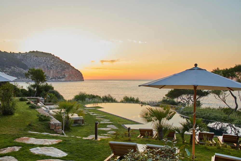 Hotel Pleta de Mar Grand Luxury, adults only – Preferred Hotels & Resorts — Swimming pool in Canyamel, Balearic Islands