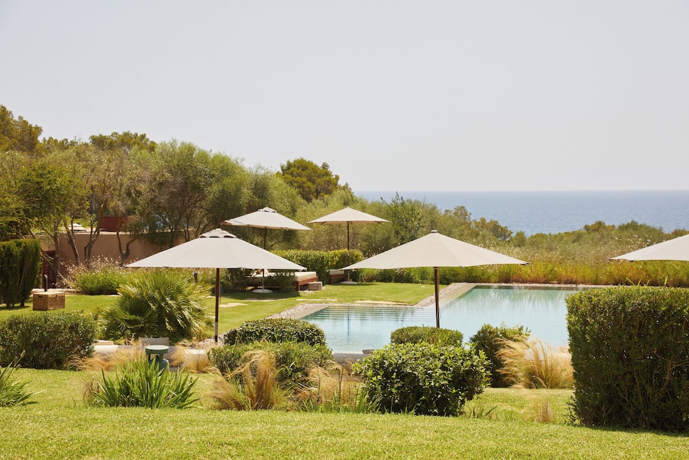 Hotel Pleta de Mar Grand Luxury, adults only – Preferred Hotels & Resorts — Swimming pool in Canyamel, Balearic Islands