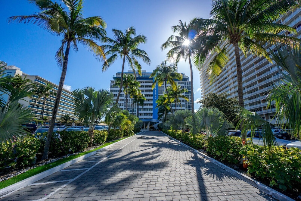 Ocean Manor Beach Hotel — Hotel building in Fort Lauderdale, Florida