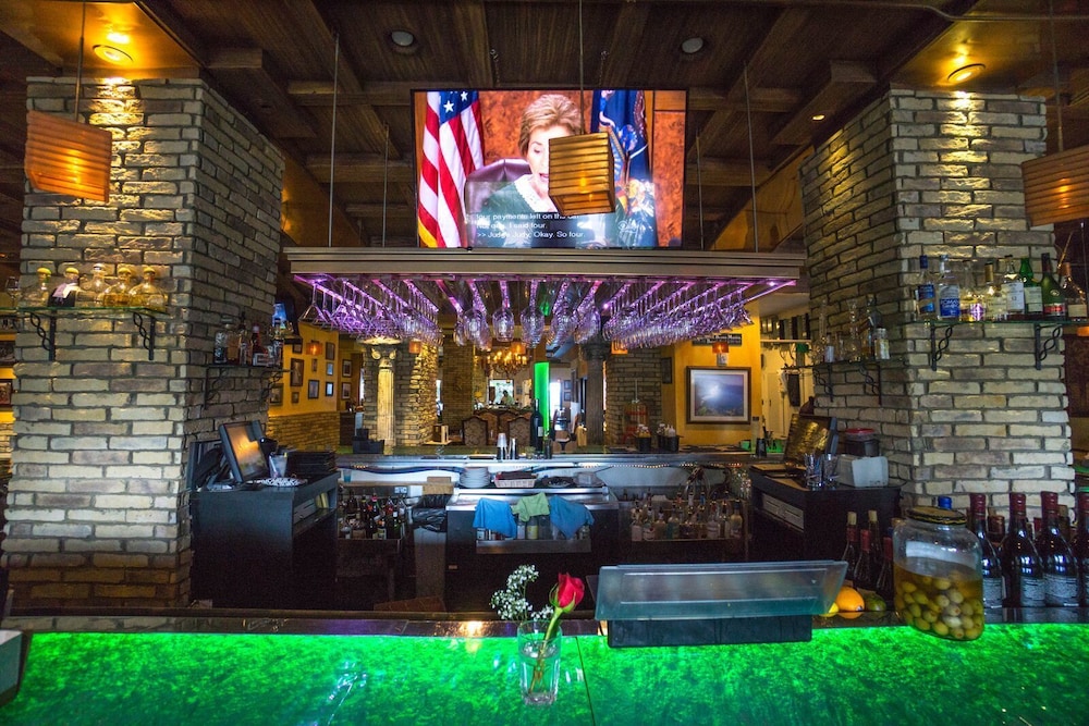 Ocean Manor Beach Hotel — Restaurant & bars in Fort Lauderdale, Florida