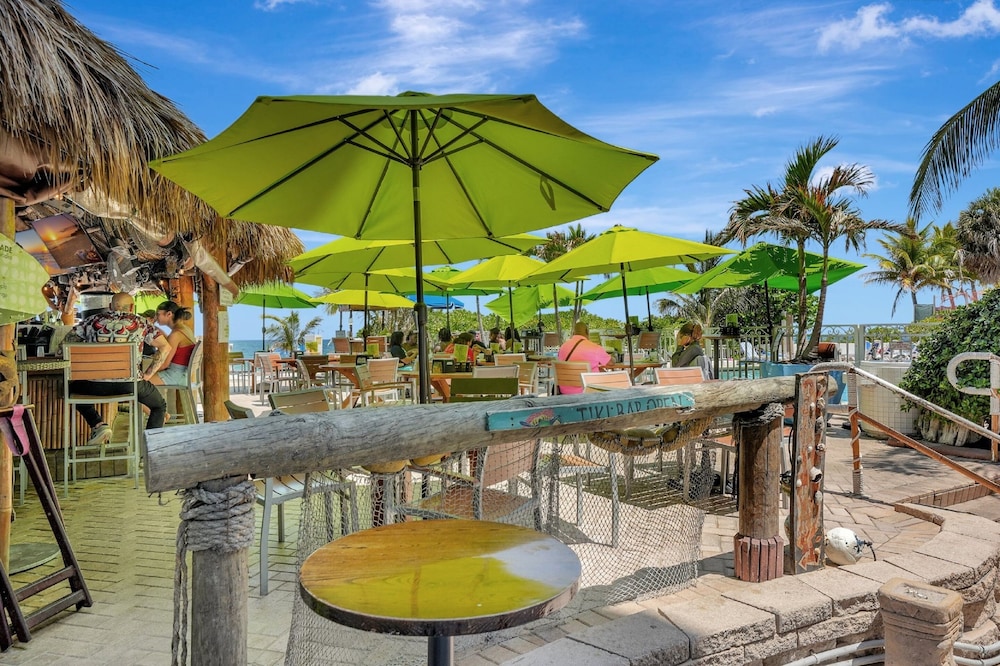 Ocean Manor Beach Hotel — Restaurant & bars in Fort Lauderdale, Florida