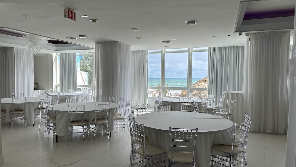 Ocean Manor Beach Hotel — Hotel building in Fort Lauderdale, Florida