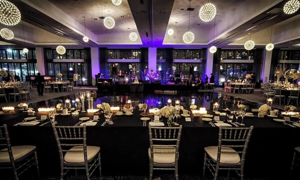 Radisson Blu Aqua Hotel Chicago — Hotel building in Chicago, Illinois