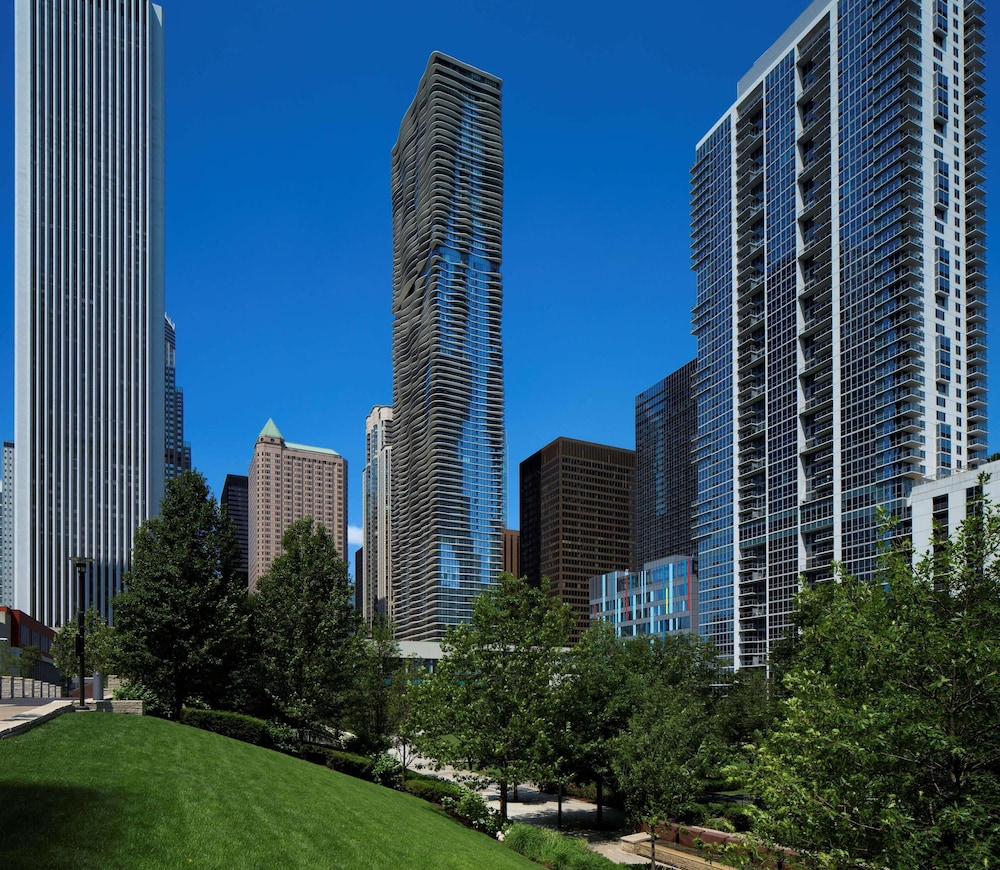 Radisson Blu Aqua Hotel Chicago — Attractions in the area in Chicago, Illinois