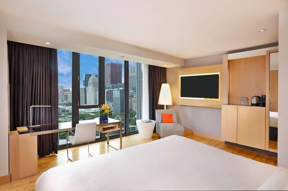 Radisson Blu Aqua Hotel Chicago — Hotel rooms in Chicago, Illinois