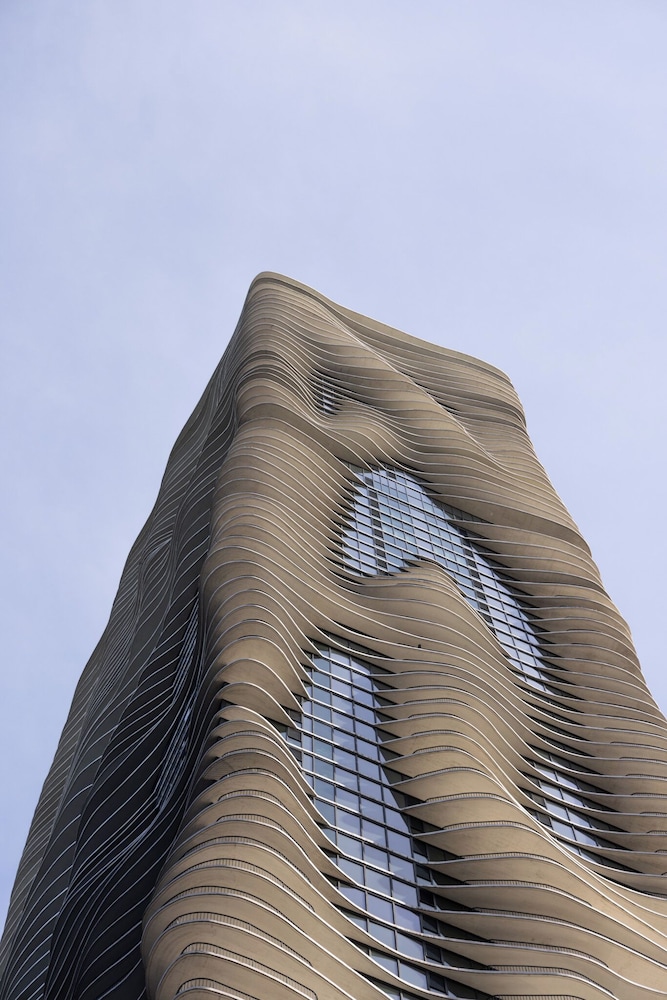Radisson Blu Aqua Hotel Chicago — Hotel building in Chicago, Illinois