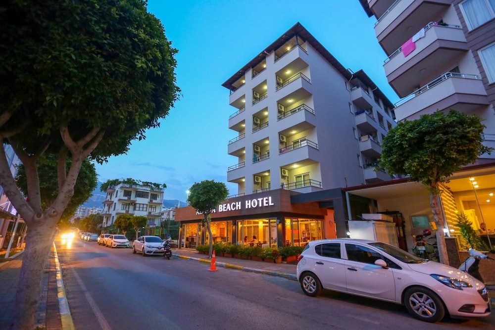 Alanya Beach Hotel — Hotel building in Alanya