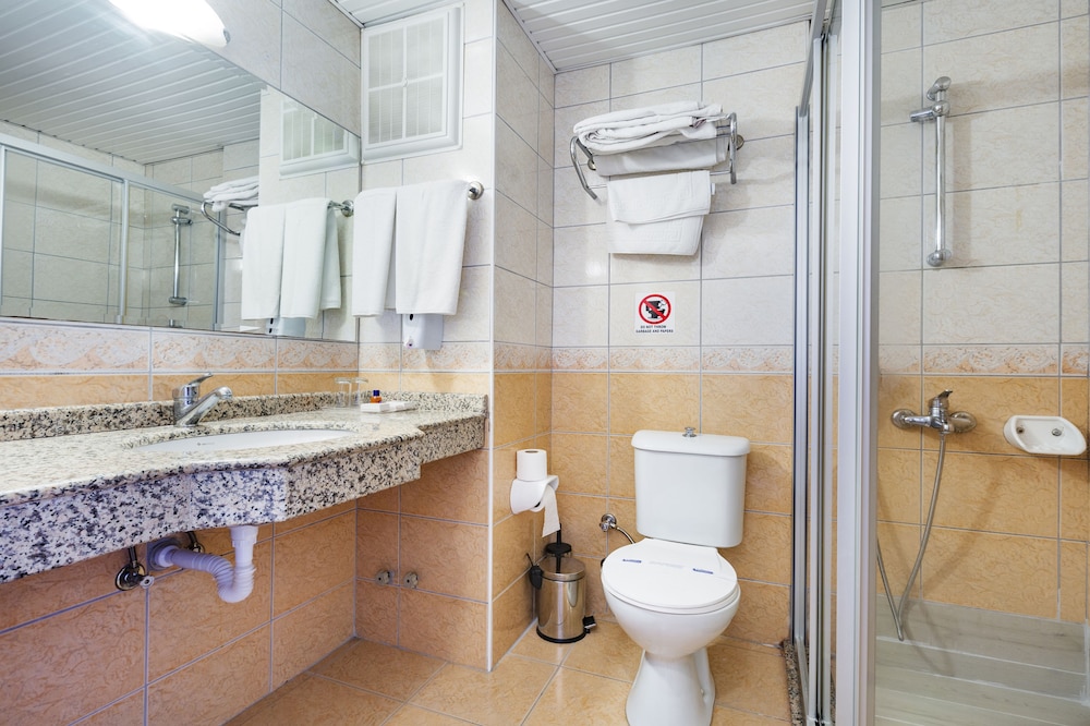 Alanya Beach Hotel — Hotel rooms in Alanya
