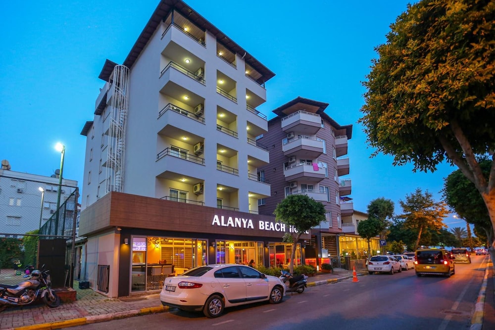 Alanya Beach Hotel — Hotel building in Alanya