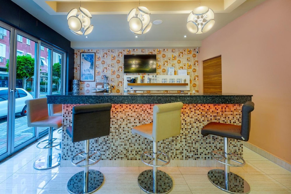 Alanya Beach Hotel — Restaurant & bars in Alanya