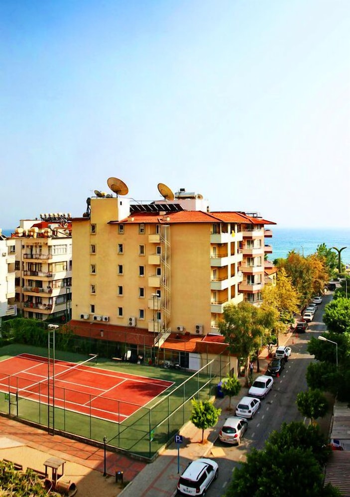 Alanya Beach Hotel — Hotel building in Alanya