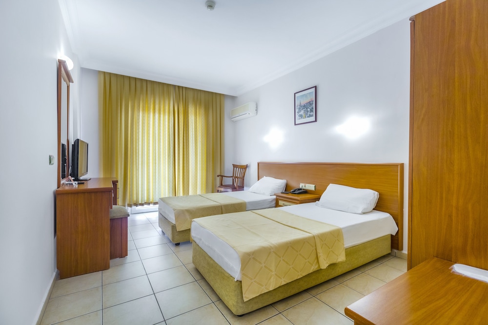 Alanya Beach Hotel — Hotel rooms in Alanya