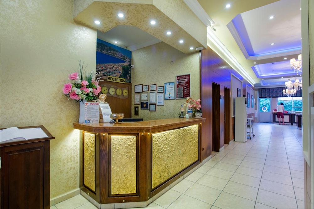 Alanya Beach Hotel — Hotel building in Alanya