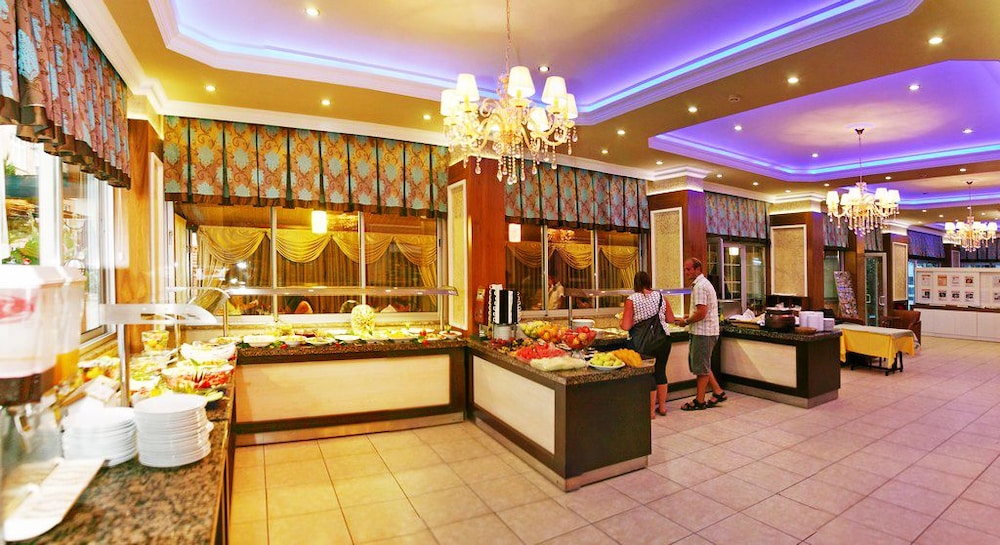 Alanya Beach Hotel — Restaurant & bars in Alanya