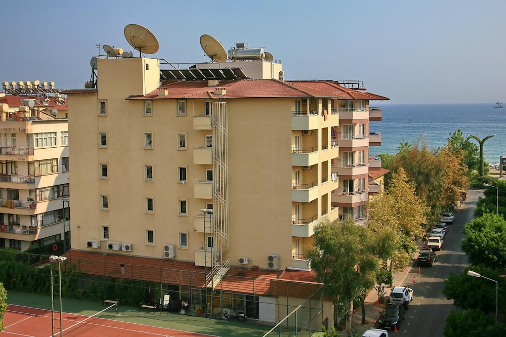 Alanya Beach Hotel — Hotel building in Alanya