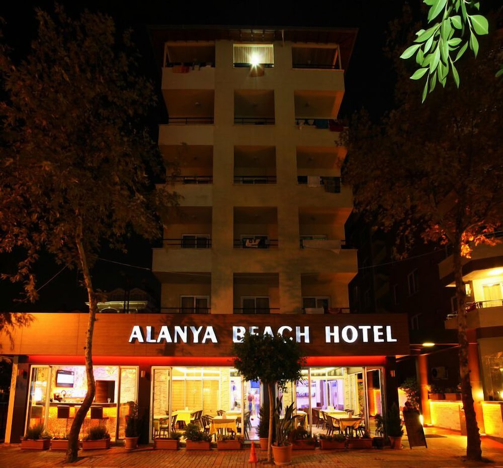 Alanya Beach Hotel — Hotel building in Alanya