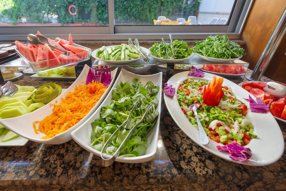 Alanya Beach Hotel — Restaurant & bars in Alanya