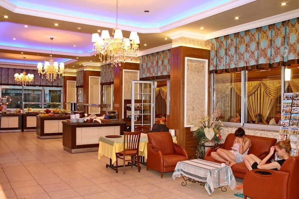 Alanya Beach Hotel — Restaurant & bars in Alanya
