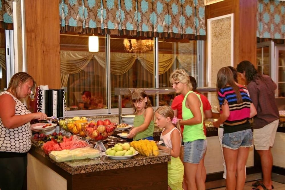 Alanya Beach Hotel — Hotel rooms in Alanya