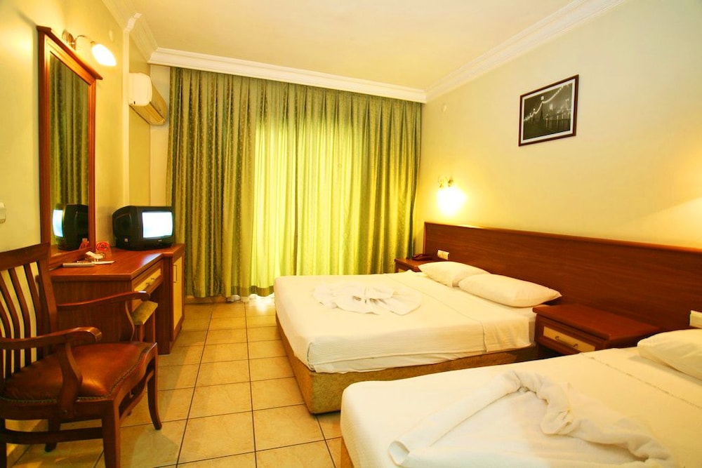 Alanya Beach Hotel — Hotel rooms in Alanya