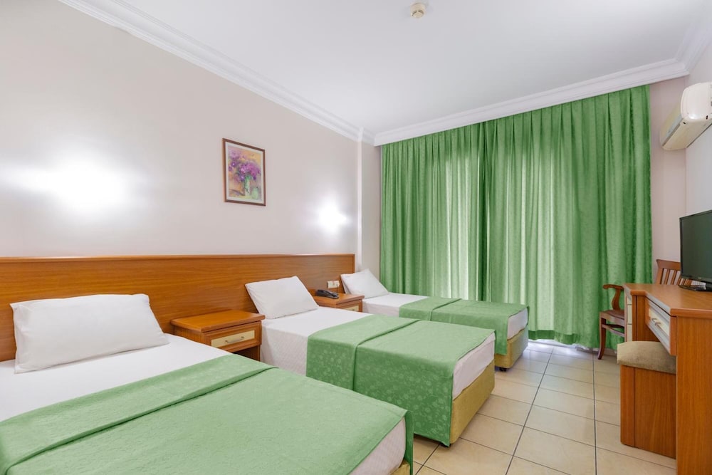 Alanya Beach Hotel — Hotel rooms in Alanya