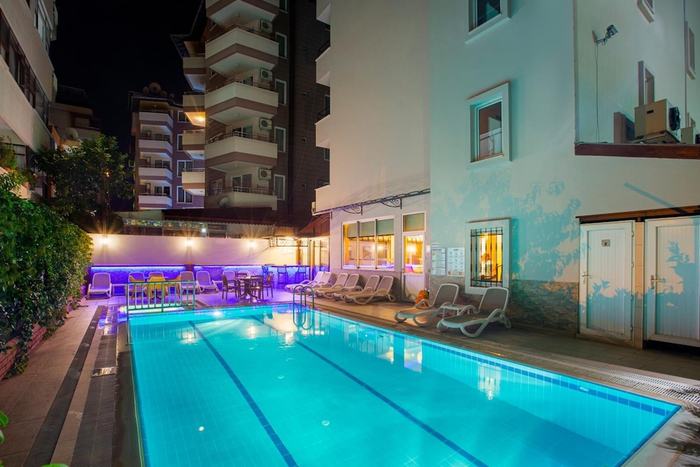 Alanya Beach Hotel — Main photo in Alanya