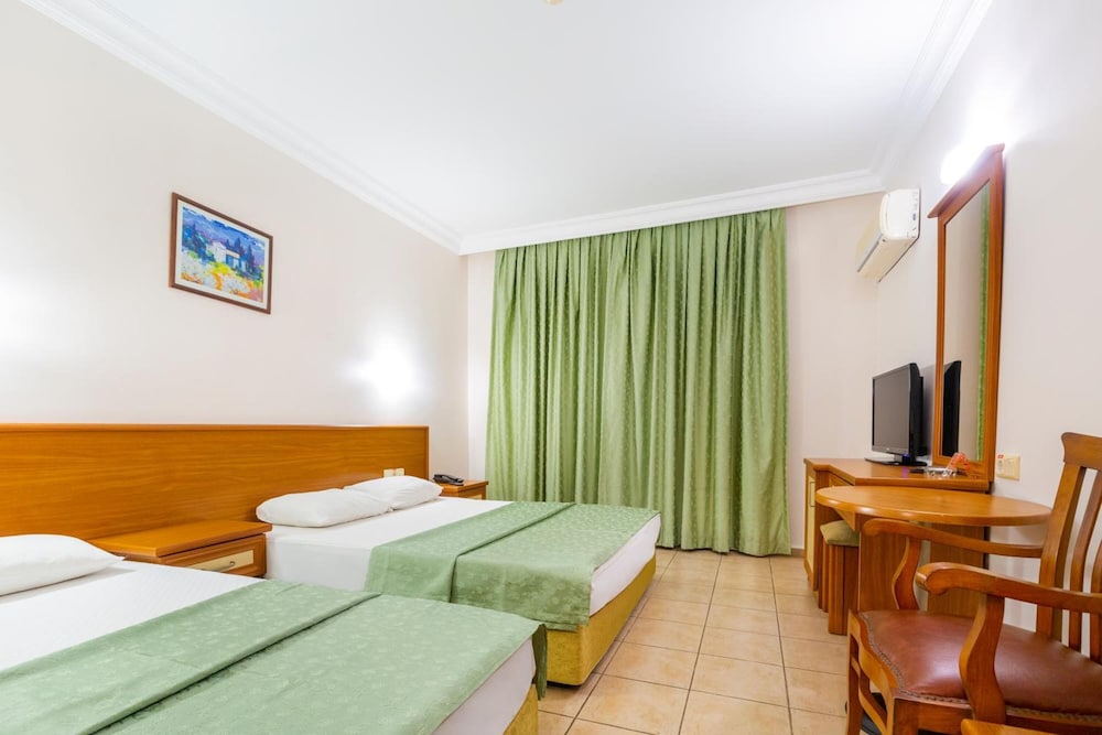 Alanya Beach Hotel — Hotel rooms in Alanya