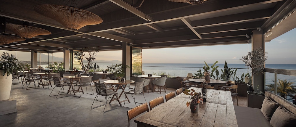 Büyük Hotel — Restaurant & bars in Alanya