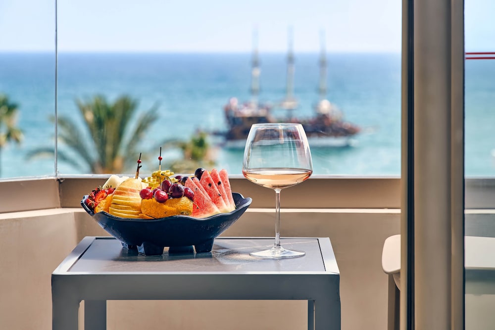 Büyük Hotel — Attractions in the area in Alanya