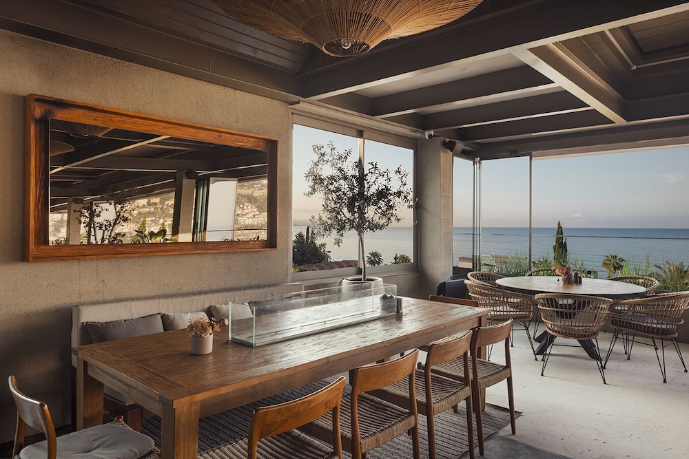 Büyük Hotel — Restaurant & bars in Alanya