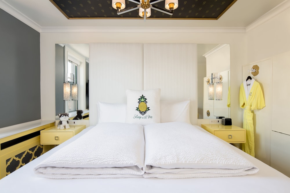Staypineapple, A Delightful Hotel, South End — Hotel rooms in Boston, Massachusetts
