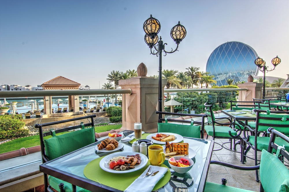 Al Raha Beach Resort & Spa — Restaurant & bars in Abu Dhabi