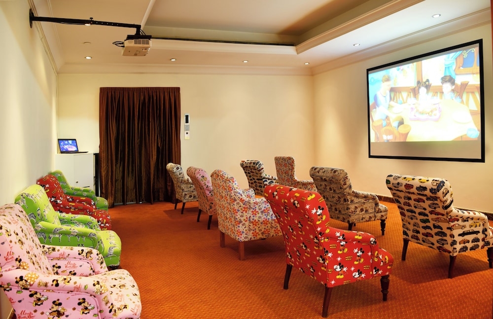 Al Raha Beach Resort & Spa — Attractions for children in Abu Dhabi