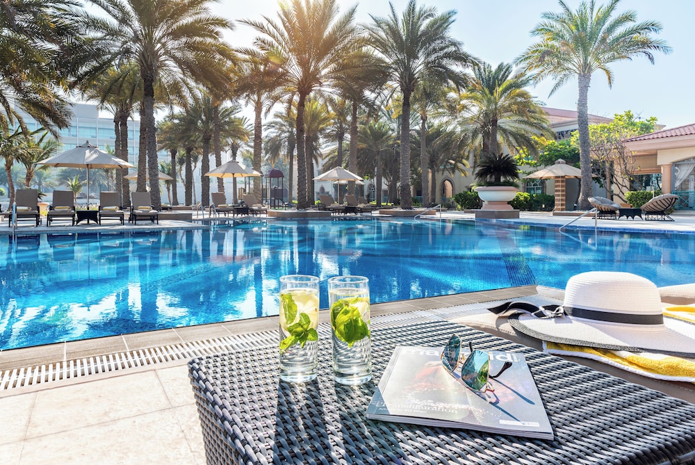 Al Raha Beach Resort & Spa — Swimming pool in Abu Dhabi