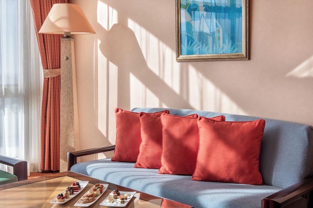 Al Raha Beach Resort & Spa — Hotel rooms in Abu Dhabi