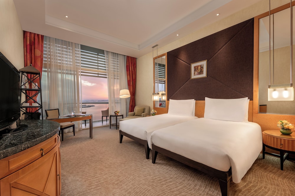 Al Raha Beach Resort & Spa — Hotel rooms in Abu Dhabi